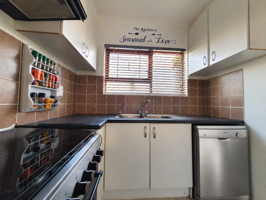 2 Bedroom Property for Sale in Sherwood Eastern Cape